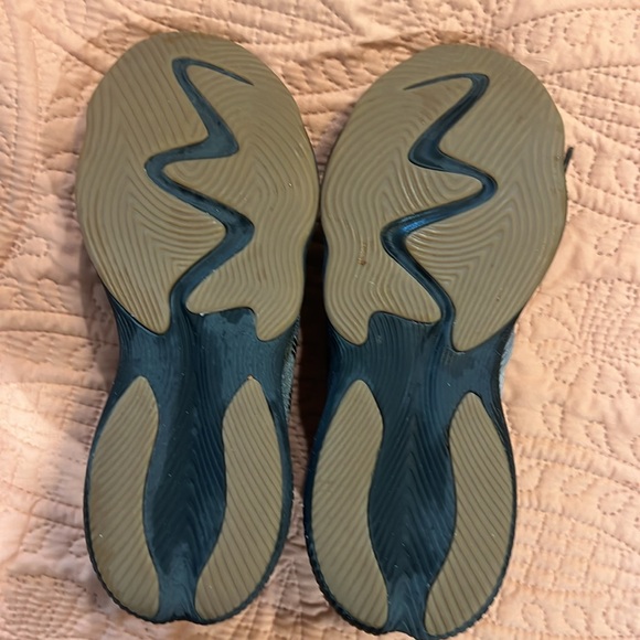 New Balance Fuel cell Running Shoes. Black Gray. Size11 . Like New. Barely Worn. - Picture 5 of 7